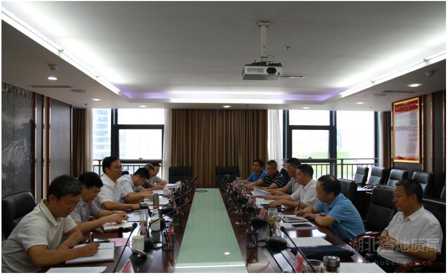 朱厚倫就(jiù)省委有(yǒu)關課題赴貴州專題調研