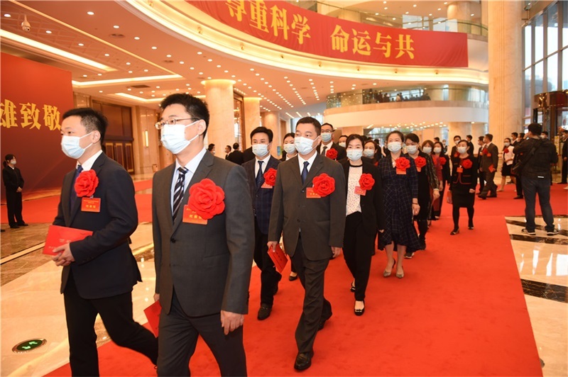 牢記囑托感恩奮進、弘揚偉大(dà)抗疫精神!今天,湖(hú)北(běi)隆重舉行(xíng)這(zhè)場(chǎng)表彰大(dà)會(huì)