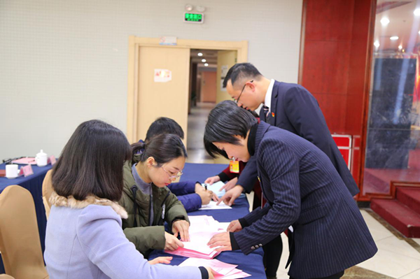 中國(guó)共産黨湖(hú)北(běi)省地(dì)質局第七地(dì)質大(dà)隊第五次代表大(dà)會(huì)圓滿召開(kāi)