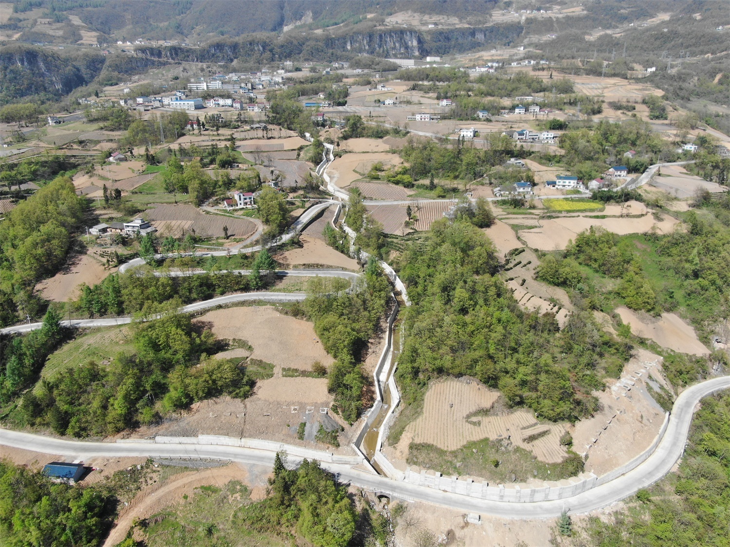 長(cháng)陽縣火(huǒ)燒坪鄉(xiāng)田家(jiā)坪滑坡防治工(gōng)程