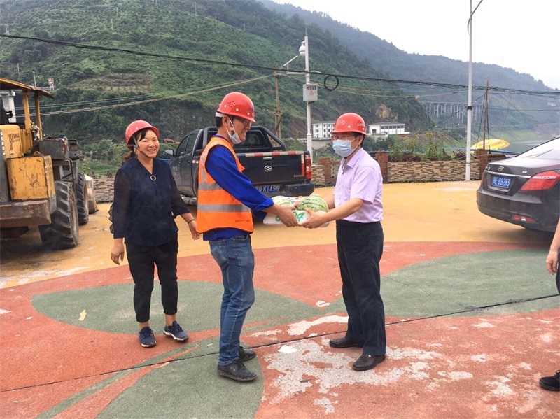 七隊全面啓動2020年(nián)“送清涼”活動