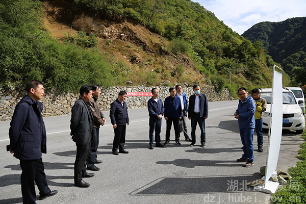 局領導到(dào)地(dì)質七大(dà)隊開(kāi)展“走聯優、督服調”活動