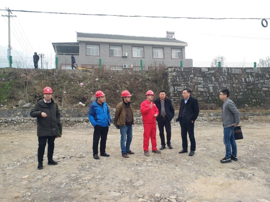 夷陵區(qū)政法委書(shū)記田紅(hóng)帶隊到(dào)百裡(lǐ)荒溫泉項目調研
